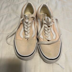 Vans  Women’s Skateboard Old School look Sneakers.